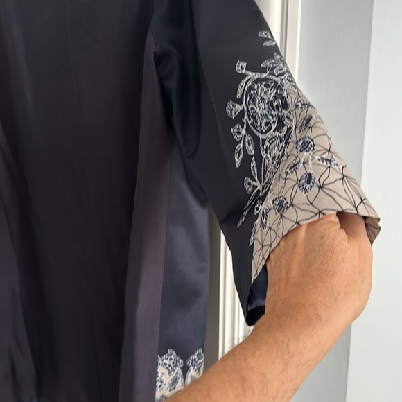 Plus size topper jacket. Navy and taupe front, black back. Silk. - Picture 3 of 4
